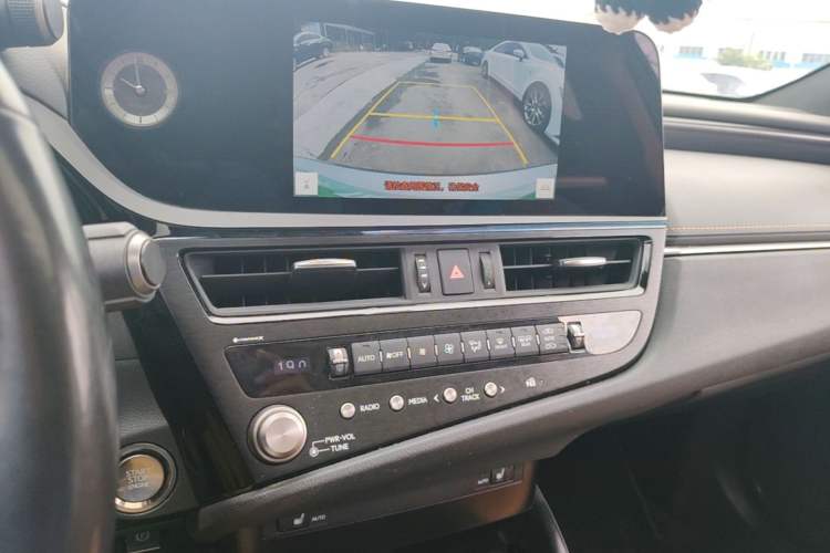 Used Lexus ES 2023 200 Excellence Edition Audio And AC Panel
