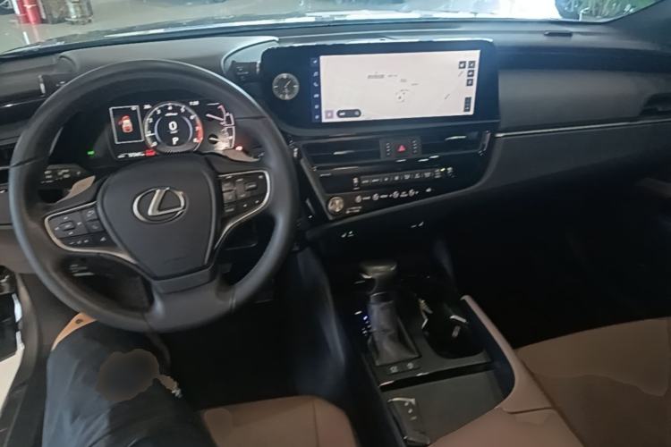 Used Lexus ES 2023 200 Excellence Edition Center Console
