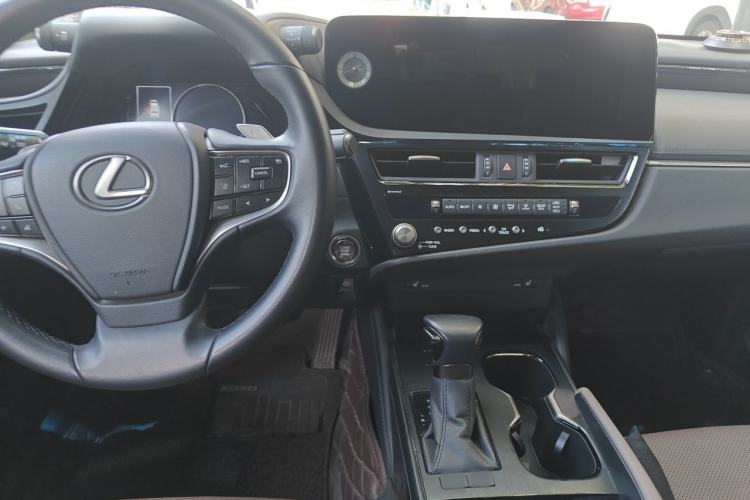 Used Lexus ES 2023 200 Luxury Edition Center Console