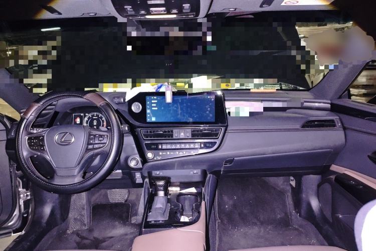 Used Lexus ES 2023 200 Excellence Edition Center Console