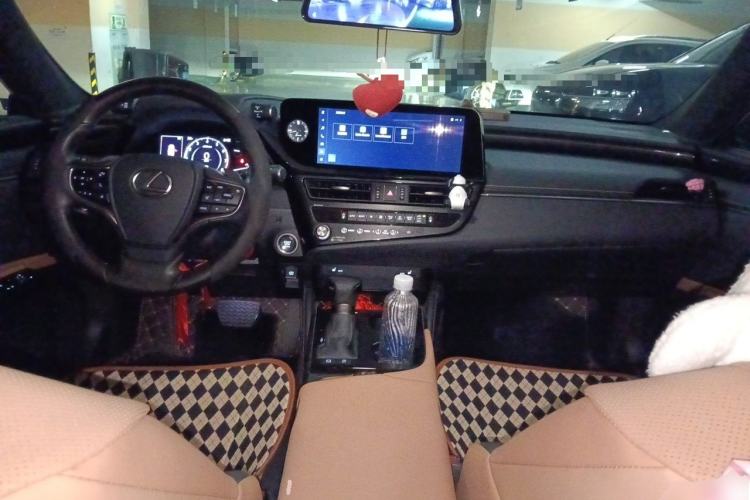 Used Lexus ES 2023 200 Excellence Edition Center Console