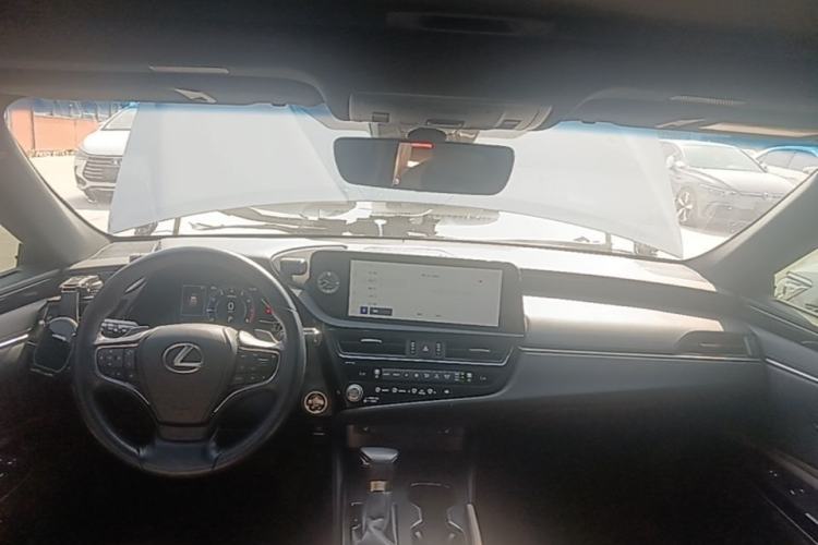 Used Lexus ES 2023 200 Excellence Edition Center Console