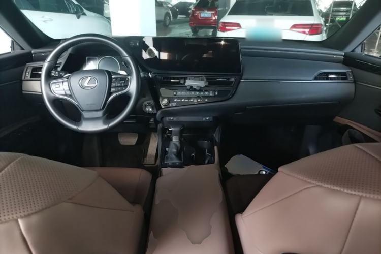 Used Lexus ES 2023 200 Excellence Edition Center Console