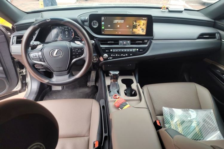 Used Lexus ES 2023 200 Excellence Edition Center Console