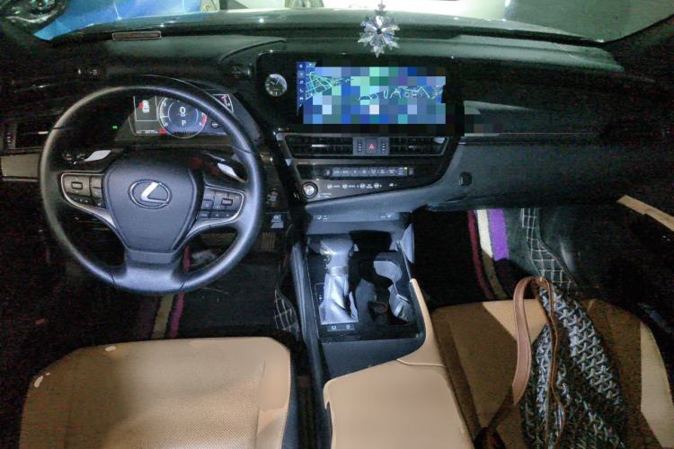 Used Lexus ES 2023 200 Excellence Edition Center Console
