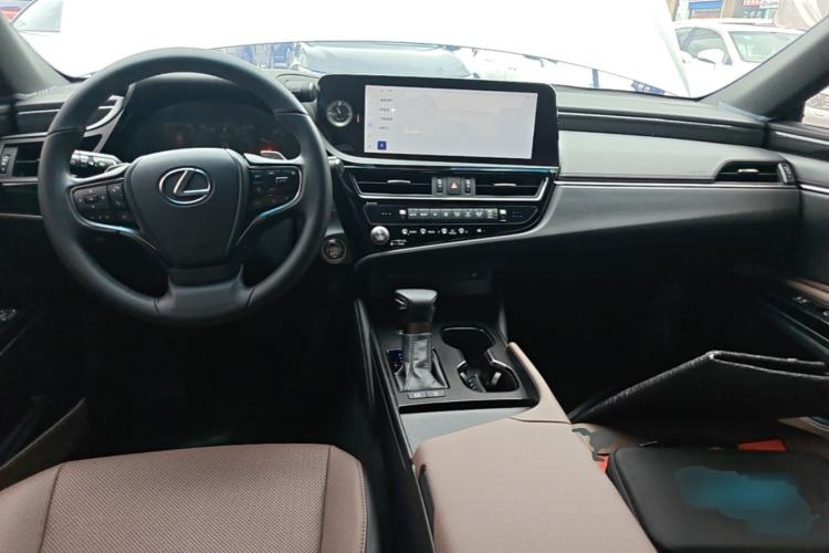 Used Lexus ES 2023 200 Excellence Edition Center Console