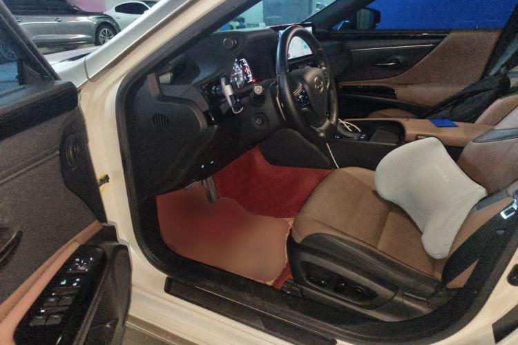 Used Lexus ES 2023 200 Excellence Edition Driver Seat