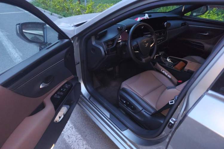 Used Lexus ES 2023 260 Excellence Edition Driver Seat
