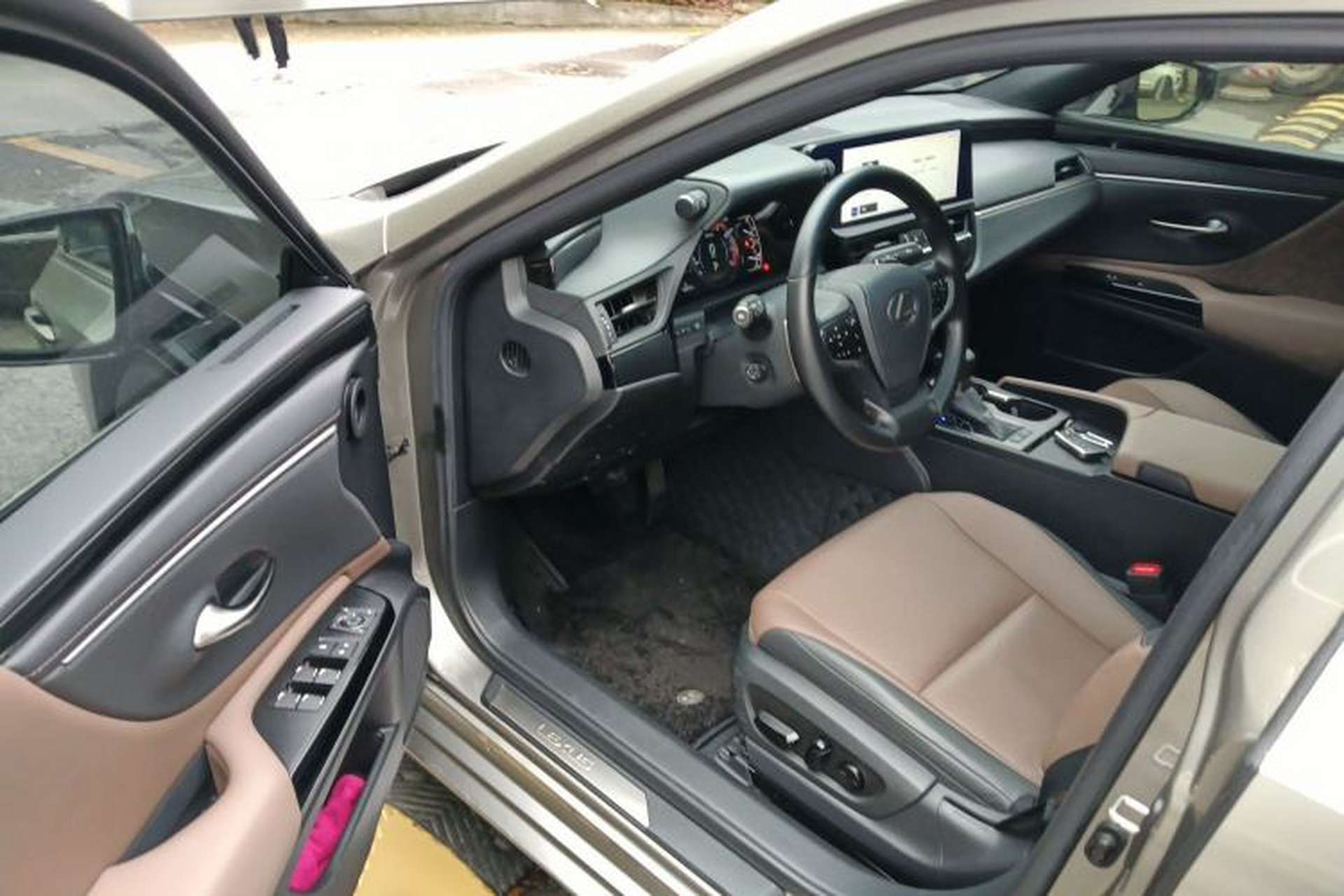 Used Lexus ES 2023 260 Excellence Edition Driver Seat