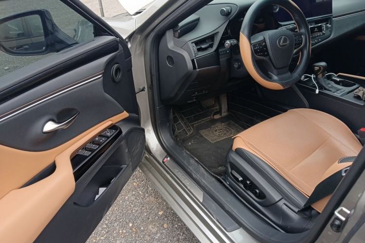 Used Lexus ES 2023 200 Excellence Edition Driver Seat