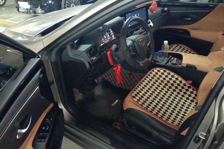 Used Lexus ES 2023 200 Excellence Edition Driver Seat