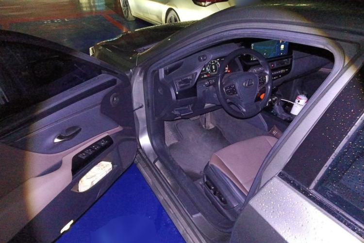 Used Lexus ES 2023 200 Excellence Edition Driver Seat