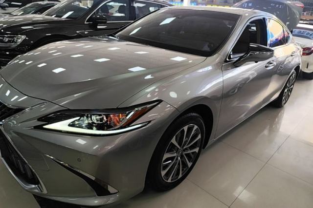 Used Lexus ES 2023 200 Excellence Edition