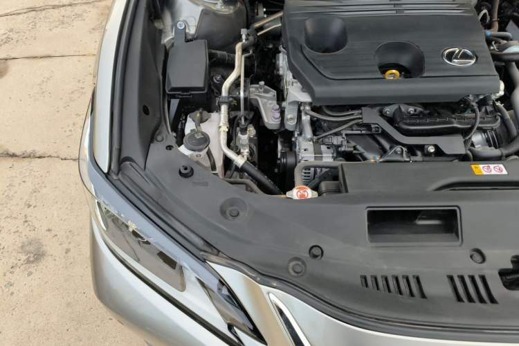 Used Lexus ES 2023 200 Excellence Edition Engine Bay Right