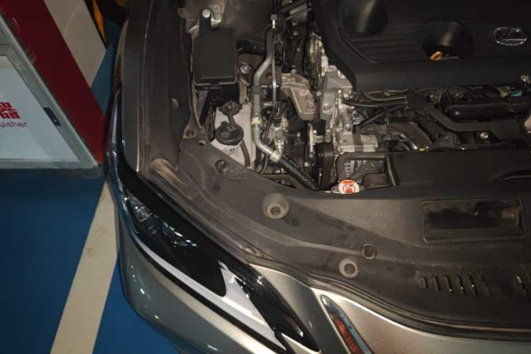 Used Lexus ES 2023 200 Excellence Edition Engine Bay Right