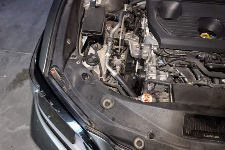Used Lexus ES 2023 200 Excellence Edition Engine Bay Right