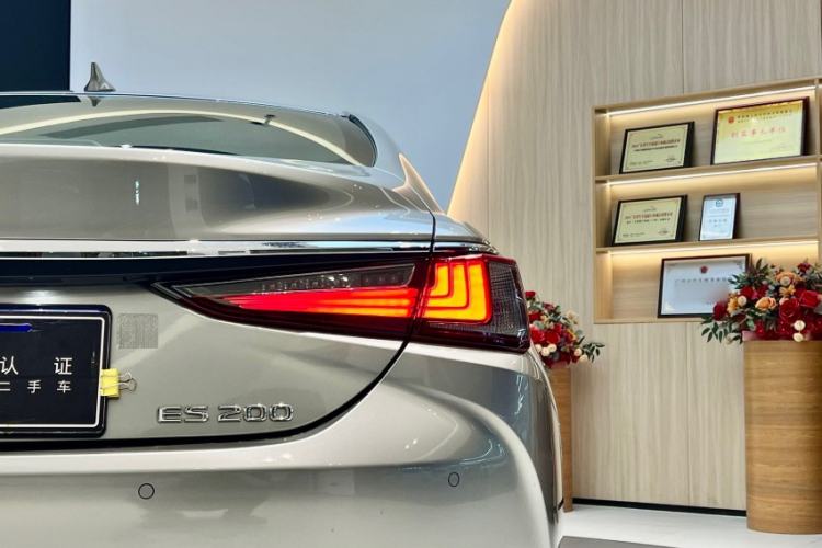 Used Lexus ES 2023 200 Excellence Edition Exterior 1
