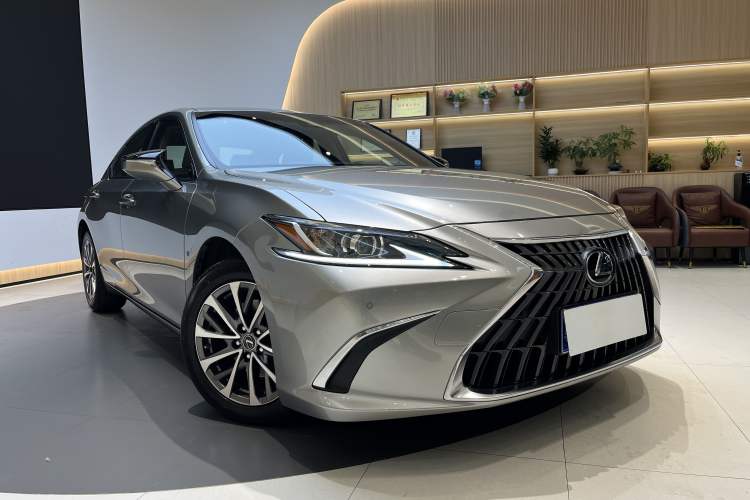 Used Lexus ES 2023 200 Excellence Edition Exterior 2