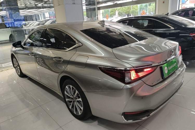 Used Lexus ES 2023 200 Luxury Edition Exterior 2