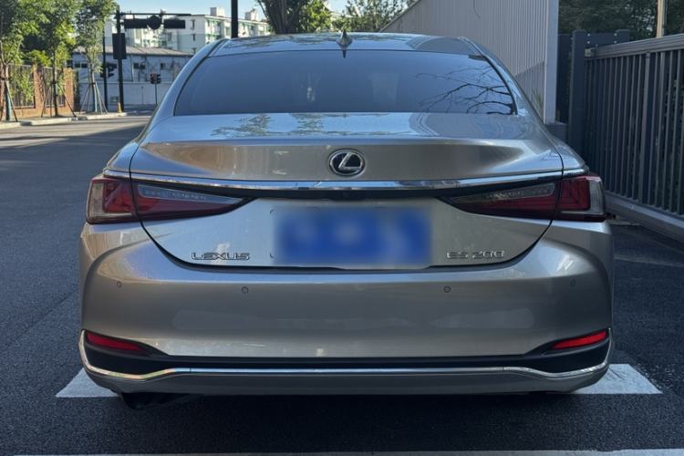 Used Lexus ES 2023 200 Excellence Edition Exterior 2
