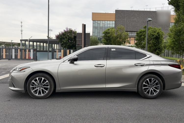 Used Lexus ES 2023 200 Excellence Edition Exterior 2