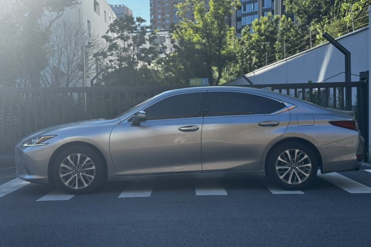 Used Lexus ES 2023 200 Excellence Edition Exterior 3