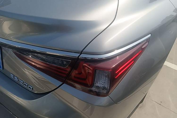 Used Lexus ES 2023 200 Excellence Edition Exterior 3