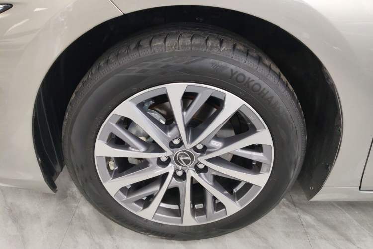 Used Lexus ES 2023 200 Excellence Edition Exterior 4