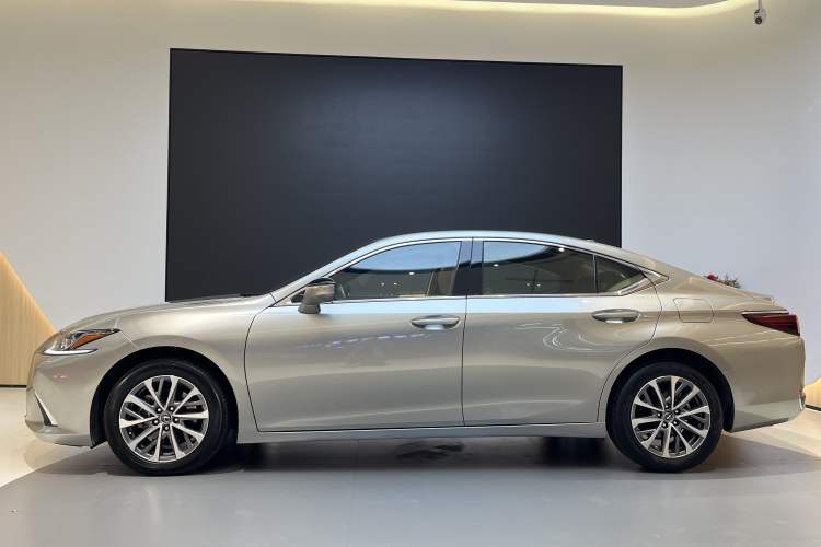 Used Lexus ES 2023 200 Excellence Edition Exterior 4
