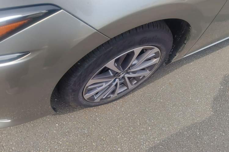 Used Lexus ES 2023 200 Excellence Edition Exterior 4