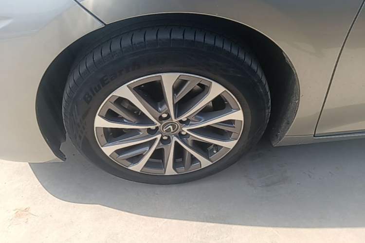 Used Lexus ES 2023 200 Excellence Edition Exterior 4