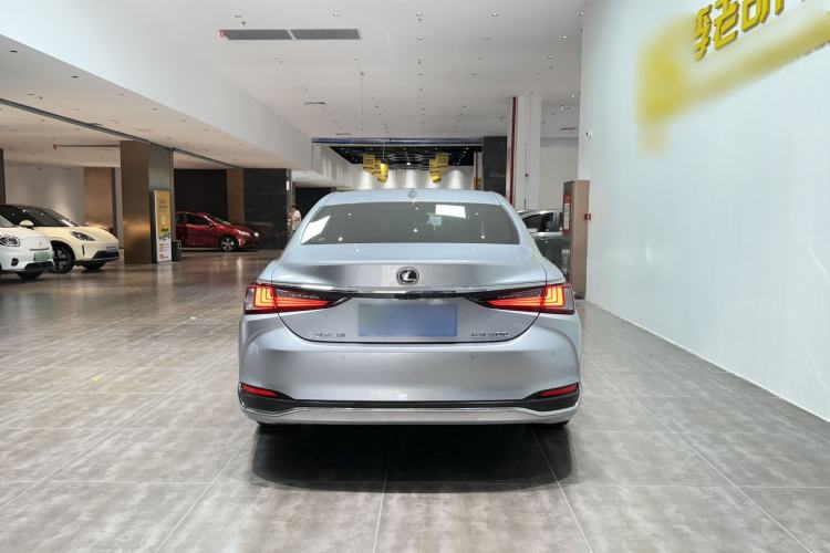 Used Lexus ES 2023 200 Luxury Edition Exterior 4