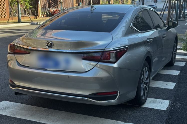 Used Lexus ES 2023 200 Excellence Edition Exterior 5