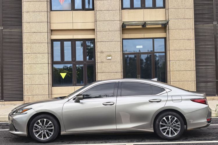 Used Lexus ES 2023 200 Excellence Edition Exterior 6