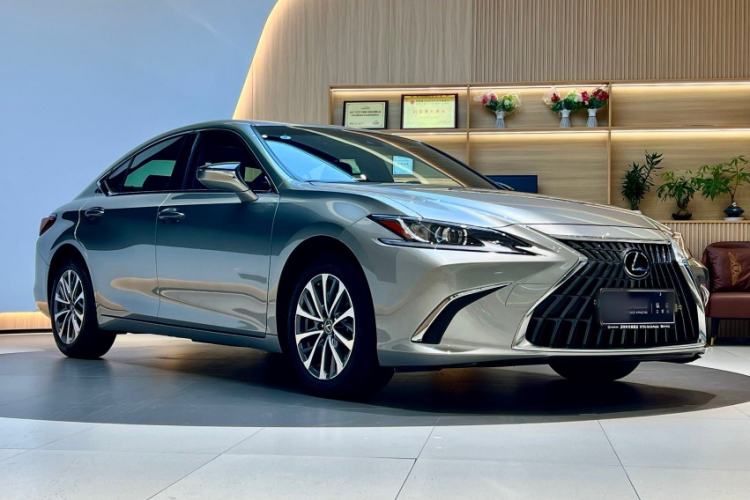 Used Lexus ES 2023 200 Excellence Edition Exterior 7