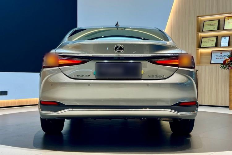 Used Lexus ES 2023 200 Excellence Edition Exterior 8