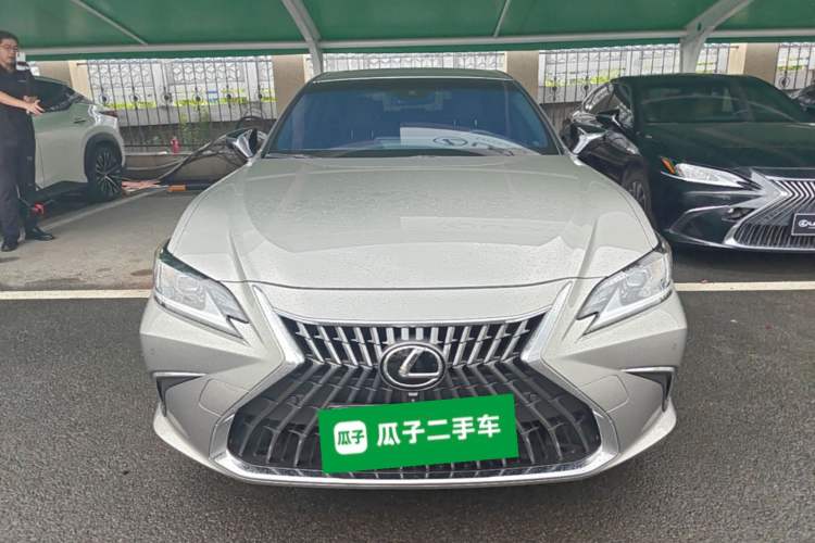 Used Lexus ES 2023 200 Excellence Edition Front