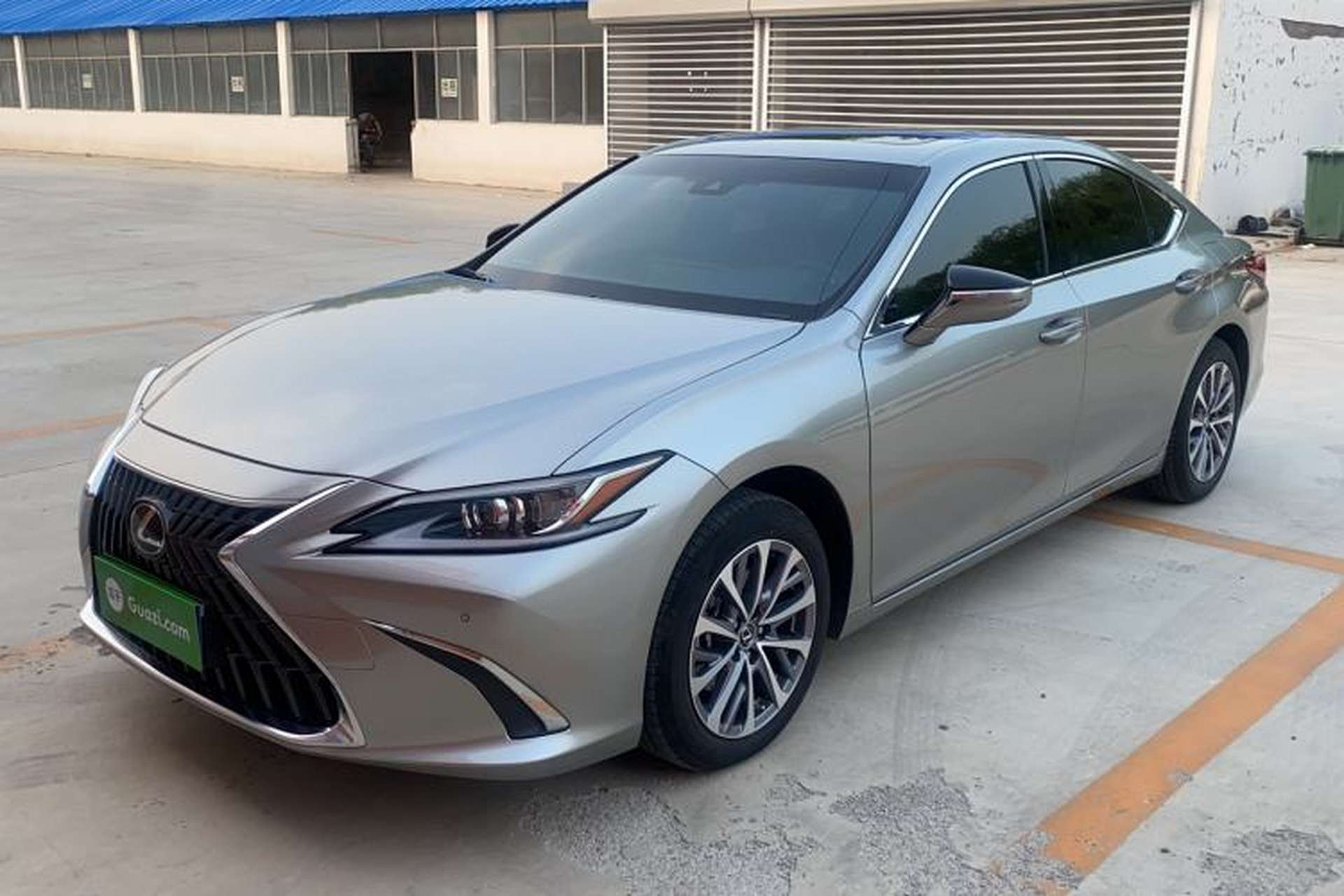 Used Lexus ES 2023 200 Excellence Edition Front Left 45 Deg