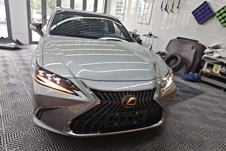 Used Lexus ES 2023 260 Excellence Edition Front