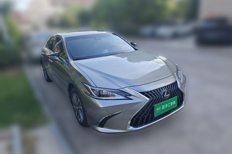 Used Lexus ES 2023 200 Excellence Edition Front Right 45 Deg