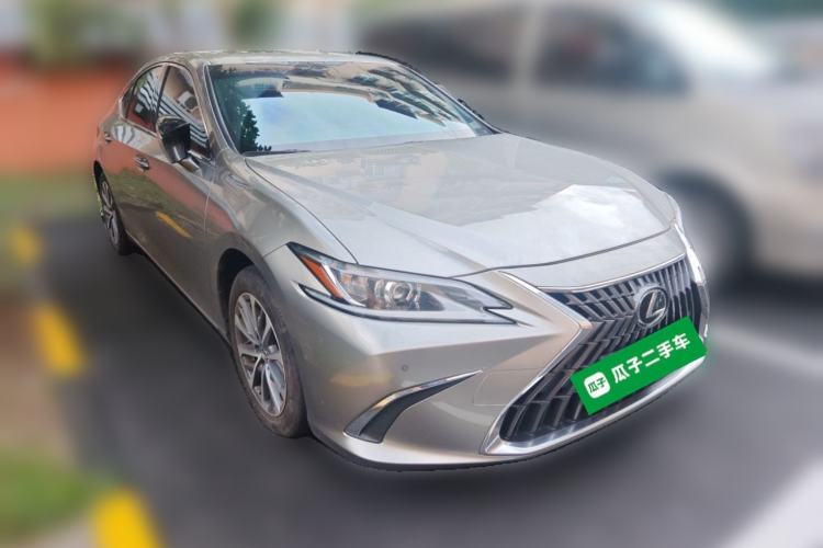 Used Lexus ES 2023 200 Excellence Edition Front Right 45 Deg
