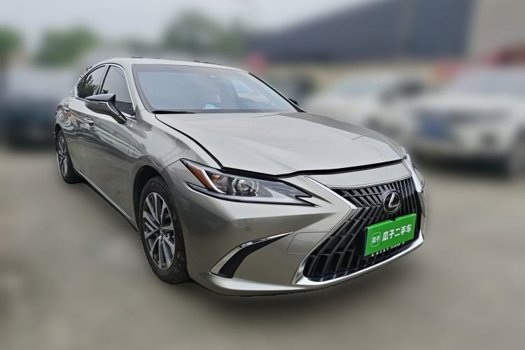Used Lexus ES 2023 200 Excellence Edition Front Right 45 Deg