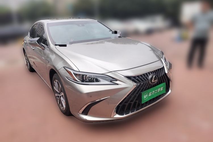 Used Lexus ES 2023 200 Excellence Edition Front Right 45 Deg