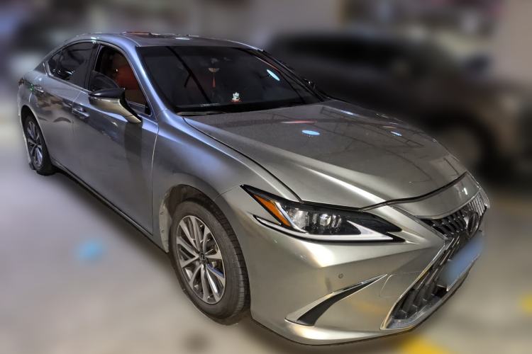 Used Lexus ES 2023 200 Excellence Edition Front Right 45 Deg