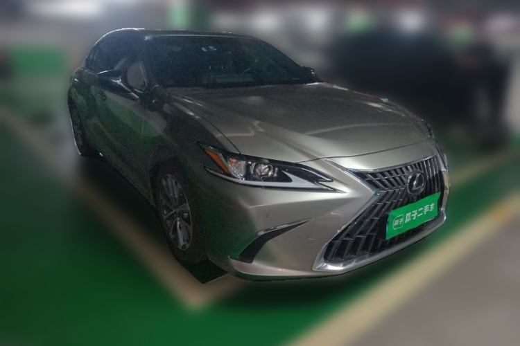 Used Lexus ES 2023 200 Excellence Edition Front Right 45 Deg