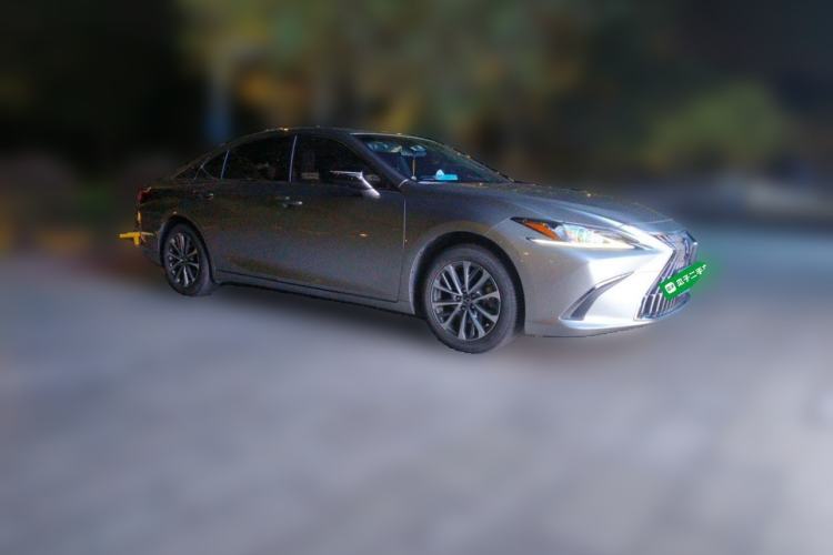 Used Lexus ES 2023 200 Excellence Edition Front Right 45 Deg