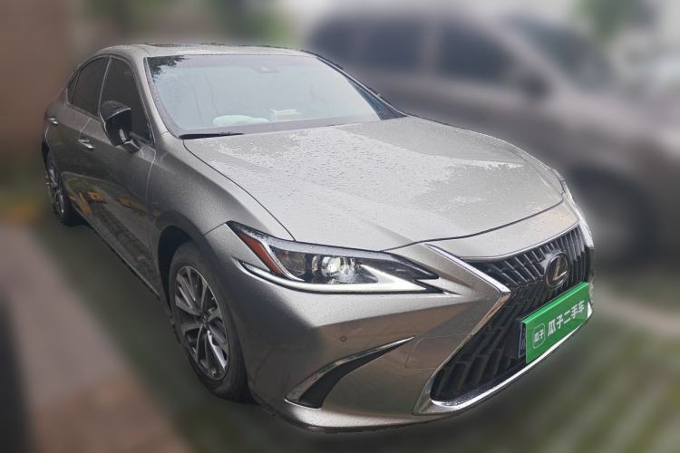 Used Lexus ES 2023 200 Excellence Edition Front Right 45 Deg