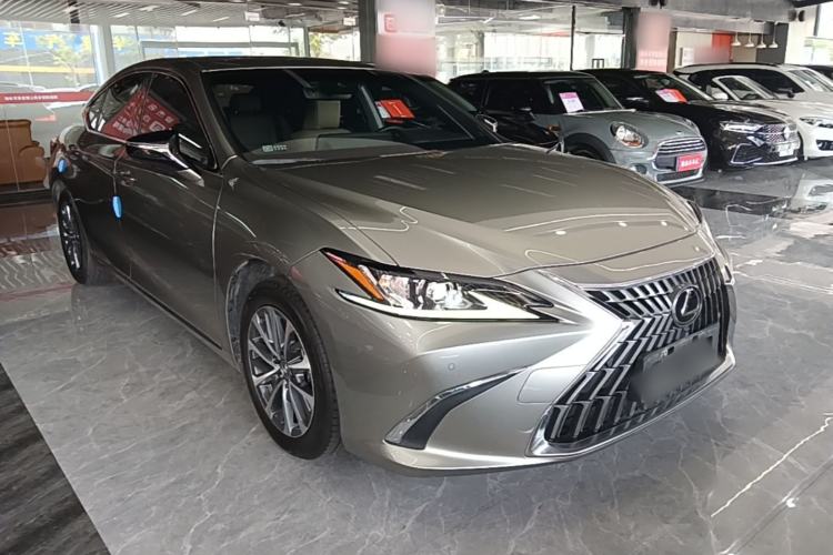 Used Lexus ES 2023 200 Excellence Edition Front Right 45 Deg