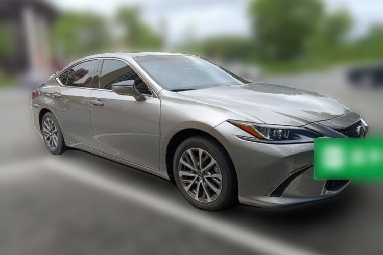 Used Lexus ES 2023 200 Excellence Edition Front Right 45 Deg