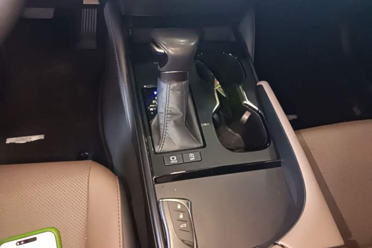 Used Lexus ES 2023 200 Excellence Edition Gear Lever